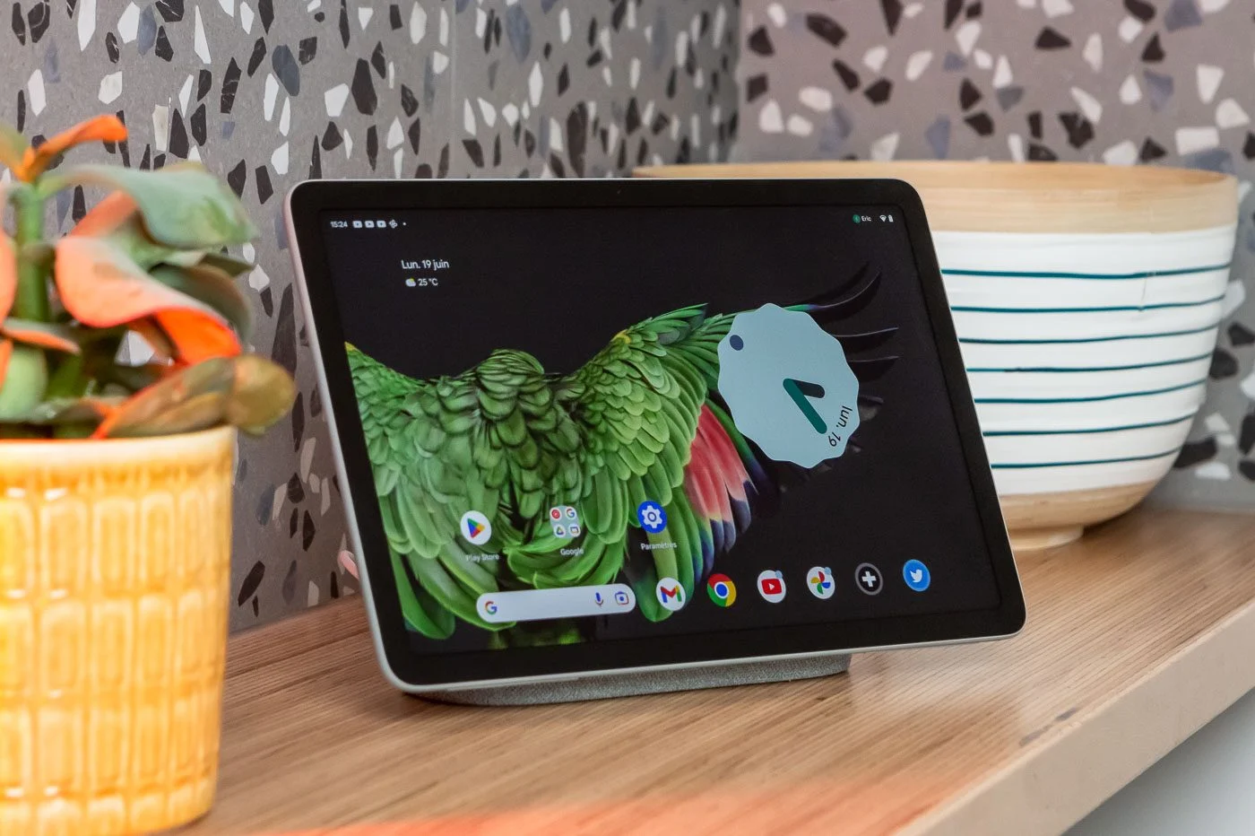 Google Pixel Tablet vs Apple iPad 10th gen: play versus work